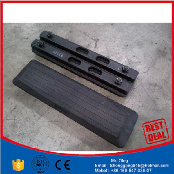 600mm rubber pad,for excavator ,Doosan,Daewoo,Hyundai,Kobelco,Volvo,Sumitomo,Kubota, #1 image